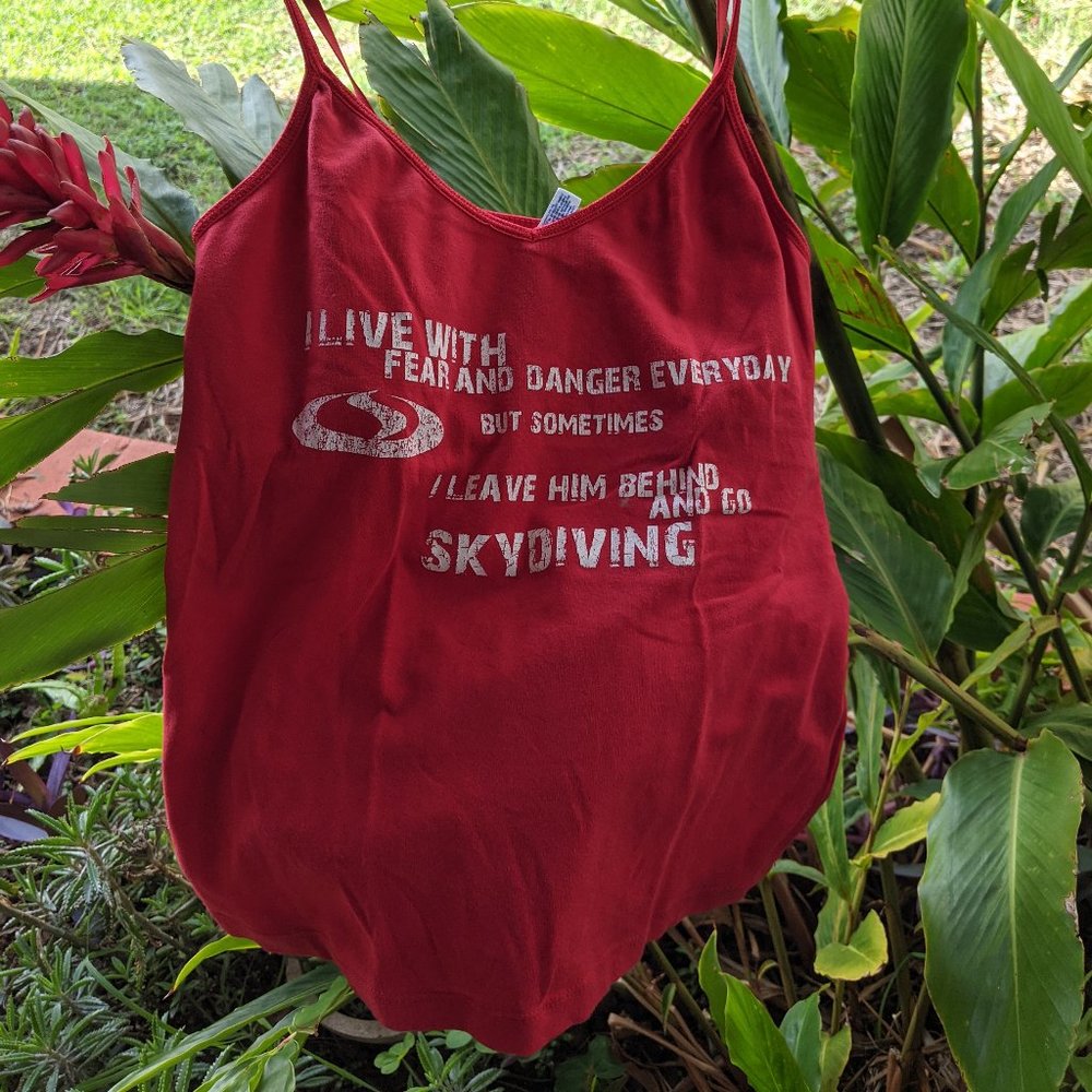 Red tank top 🪂 skydiving